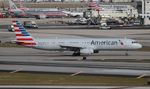 N545UW @ KMIA - MIA 2016 - by Florida Metal