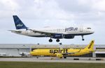 N556JB @ KFLL - FLL 2019