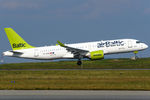 YL-AAQ @ VIE - airBaltic