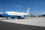 01-0015 @ VIE - US Air Force - by Chris Jilli