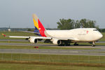 HL7417 @ LOWW - Asiana Airlines Cargo Boeing 747-400(BDSF) - by Thomas Ramgraber