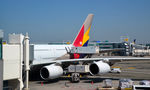 HL7626 @ KJFK - At the gate JFK - by Ronald Barker