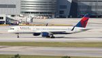 N672DL @ KMIA - MIA 2014 - by Florida Metal