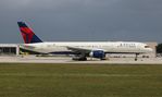 N679DA @ KFLL - FLL 2019