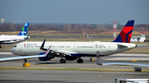 N338DN @ KJFK - Taxi JFK