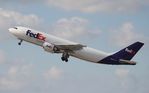 N686FE @ KMIA - MIA 2014 - by Florida Metal