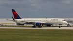N688DL @ KFLL - FLL 2019