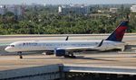 N696DL @ KFLL - FLL 2019