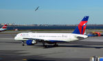 N682DA @ KJFK - Taxi JFK