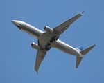 N14235 @ KMCO - United 737-824