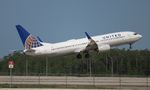 N17244 @ KMCO - United 737-824