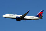 N372DA @ CVG - Delta - by Charlie Pyles