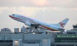 PZ-TCQ @ KMIA - Suriname 737-300