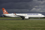 TC-LSD @ EIDW - Lining up r/w 10 - by Robert Kearney
