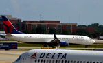 N845DN @ KATL - Taxi Atlanta - by Ronald Barker