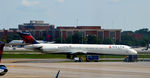 N907DE @ KATL - Taxi Atlanta