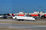 N946DL @ KATL - Taxi Atlanta