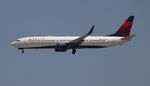 N813DN @ KLAX - LAX spotting 2018 - by Florida Metal