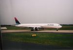 N828MH @ KATL - ATL Spotting 2002 - by Florida Metal