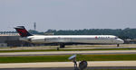 N959DL @ KATL - Taxi to park Atlanta - by Ronald Barker