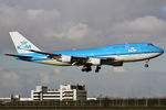 PH-BFI @ EHAM - at spl - by Ronald