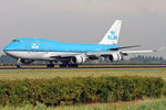 PH-BFR @ EHAM - at spl - by Ronald