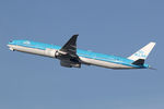 PH-BVK @ EHAM - at spl - by Ronald