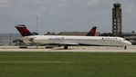 N975DL @ KFLL - FLL spotting 2019