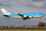 PH-BFT @ EHAM - at spl - by Ronald