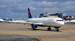 N314DN @ KATL - Taxi Atlanta