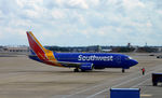 N640SW @ KATL - Taxi Atlanta - by Ronald Barker
