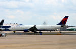 N808NW @ KATL - Taxi Atlanta