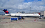 N938DN @ KATL - At the gate Atlanta