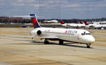 N940AT @ KATL - Taxi Atlanta