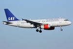 OY-KBR @ EHAM - at spl - by Ronald