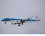 PH-EXC @ EKCH - PH-EXC landing rw 22L - by Erik Oxtorp