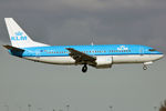 PH-BTH @ EHAM - at spl - by Ronald