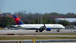 N823DX @ KATL - Landing roll Atlanta