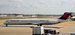 N921DL @ KATL - Taxi Atlanta