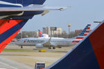 N922NN @ KATL - Taxi Atlanta - by Ronald Barker