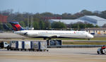 N944DL @ KATL - Taxi Atlanta - by Ronald Barker