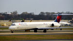 N957DL @ KATL - Taxi Atlanta