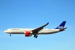 LN-RKH @ EKCH - LN-RKH landing rw 22L