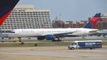 N6716C @ KATL - Taxi Atlanta - by Ronald Barker