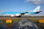 PH-BFU @ EHAM - at spl - by Ronald
