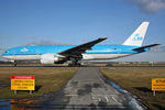 PH-BQC @ EHAM - at spl - by Ronald