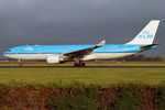 PH-AOB @ EHAM - at spl - by Ronald
