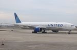 N2352U @ KORD - Boeing 777-322/ER - by Mark Pasqualino