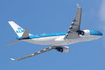PH-AOA @ EHAM - at spl - by Ronald