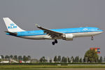 PH-AOB @ EHAM - at spl - by Ronald